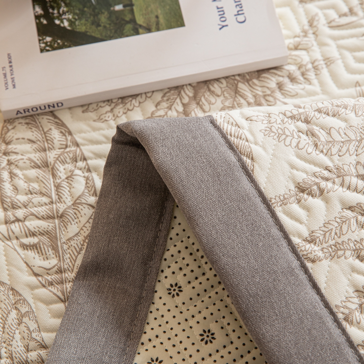 91家纺网 家纺一手货源 找家纺 女子家纺 2026新款宽边全棉纯棉老粗布绗缝夏季凉席席子 翠影-咖