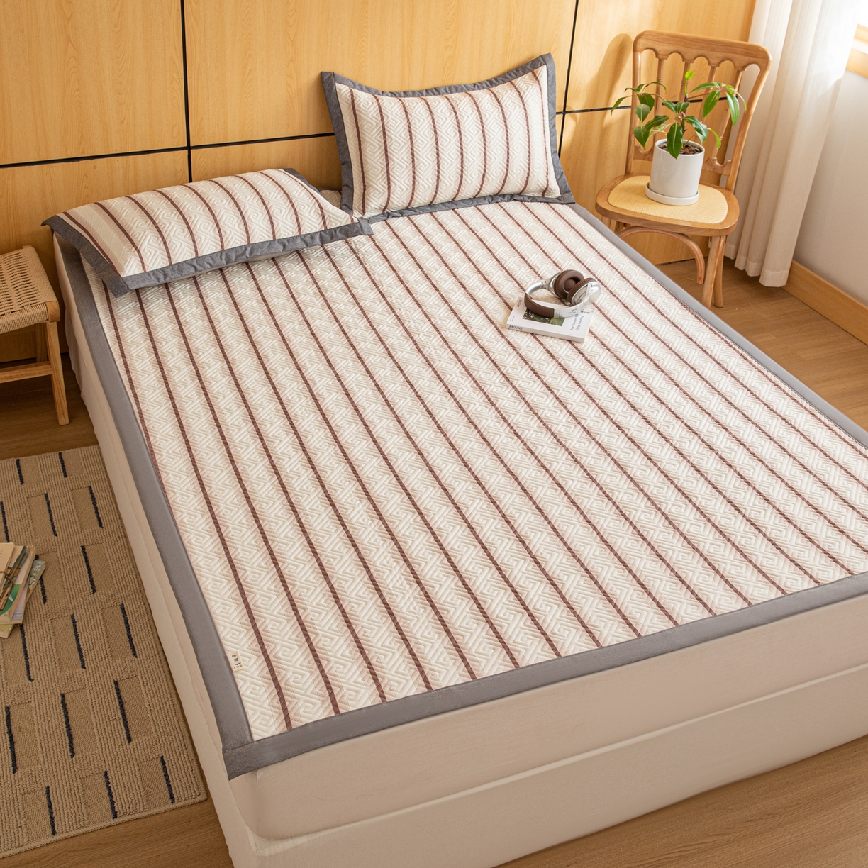 91家纺网 家纺一手货源 找家纺 女子家纺 2026新款宽边全棉纯棉老粗布绗缝夏季凉席席子 粗条-咖