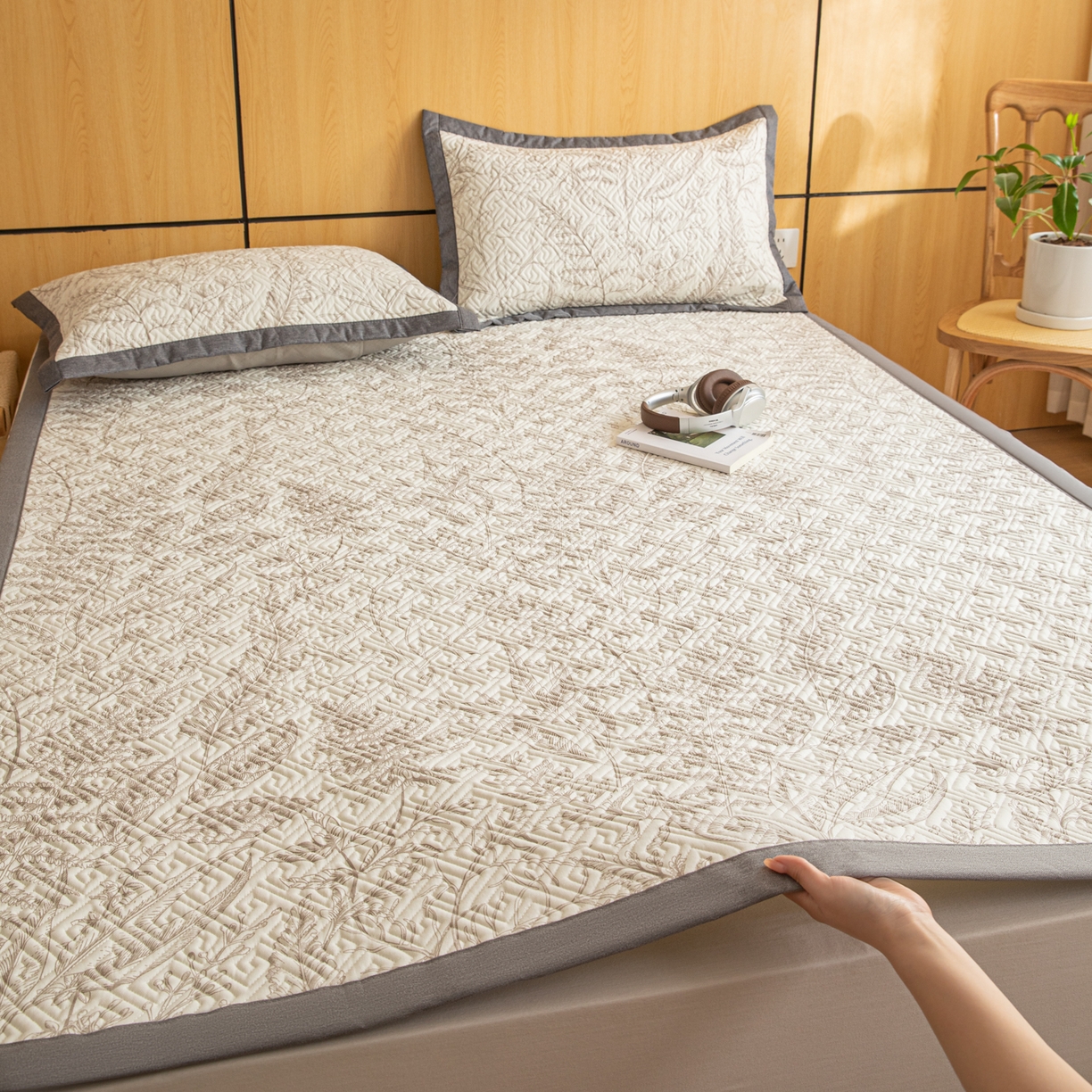 91家纺网 家纺一手货源 找家纺 女子家纺 2026新款宽边全棉纯棉老粗布绗缝夏季凉席席子 翠影-咖