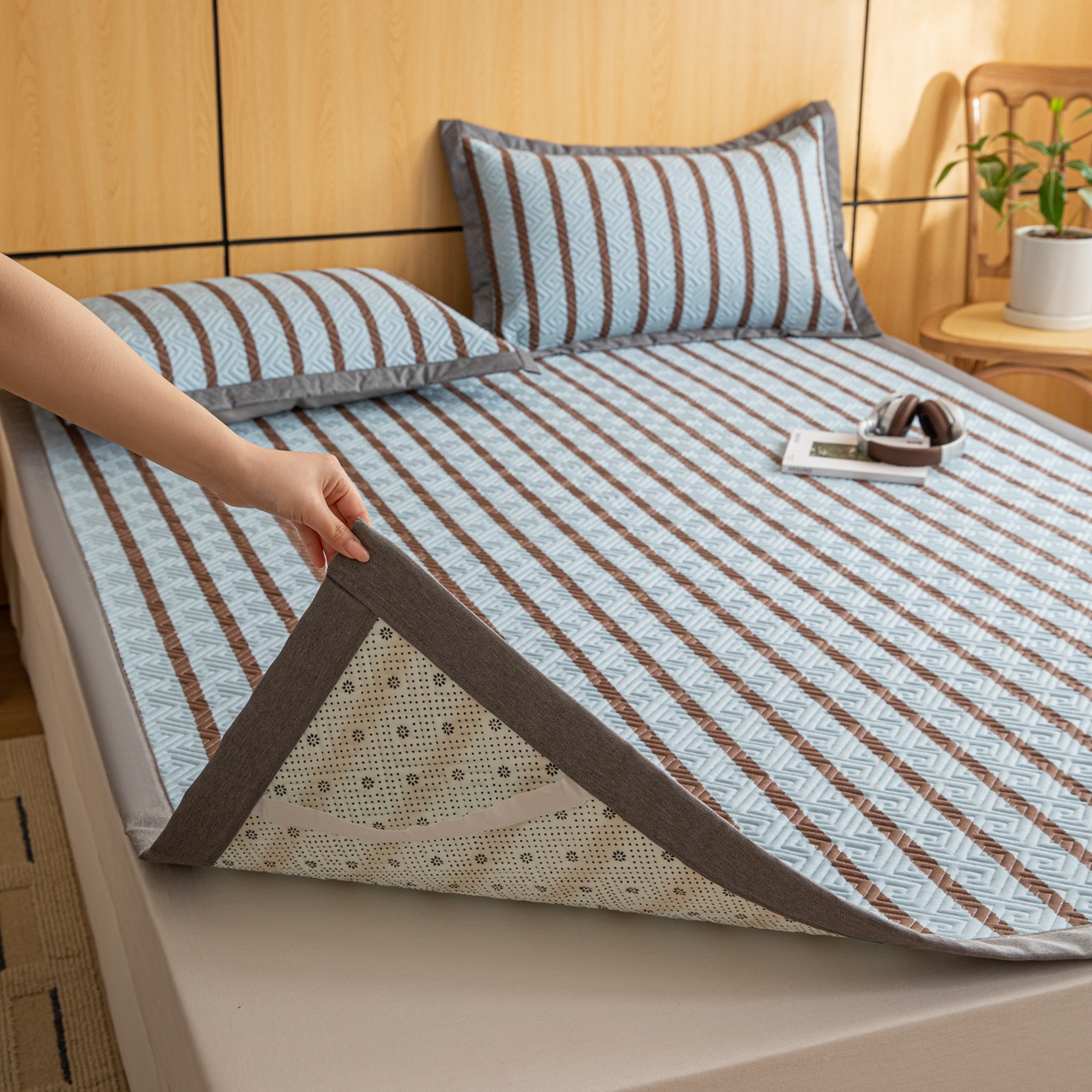 91家纺网 家纺一手货源 找家纺 女子家纺 2026新款宽边全棉纯棉老粗布绗缝夏季凉席席子 粗条-蓝