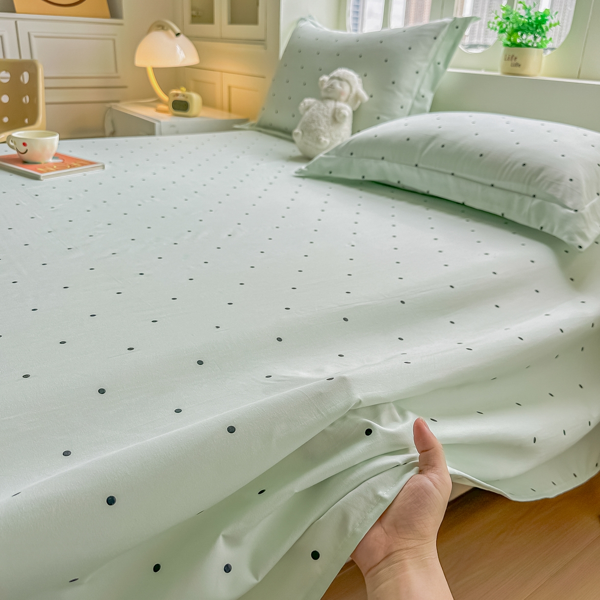 91家纺网 家纺一手货源 找家纺 卓缦家纺 2026新款波点四季款床单卧室宿舍学生单品床单床单单件 良品豆绿色