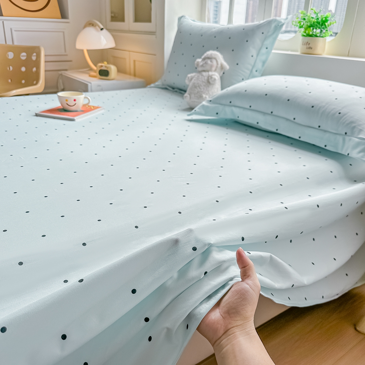 91家纺网 家纺一手货源 找家纺 卓缦家纺 2026新款波点四季款床单卧室宿舍学生单品床单床单单件 良品浅冰兰