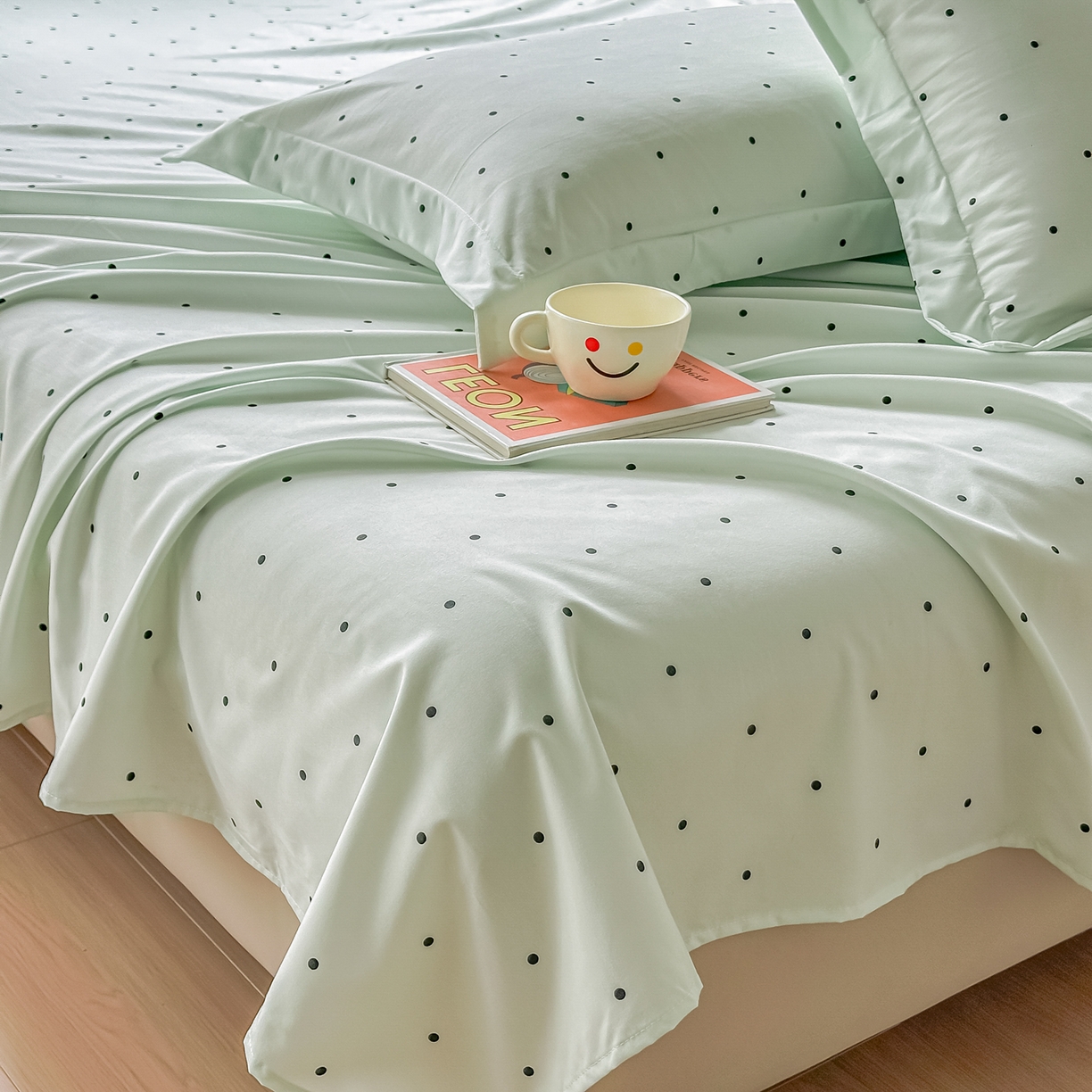 91家纺网 家纺一手货源 找家纺 卓缦家纺 2026新款波点四季款床单卧室宿舍学生单品床单床单单件 良品豆绿色