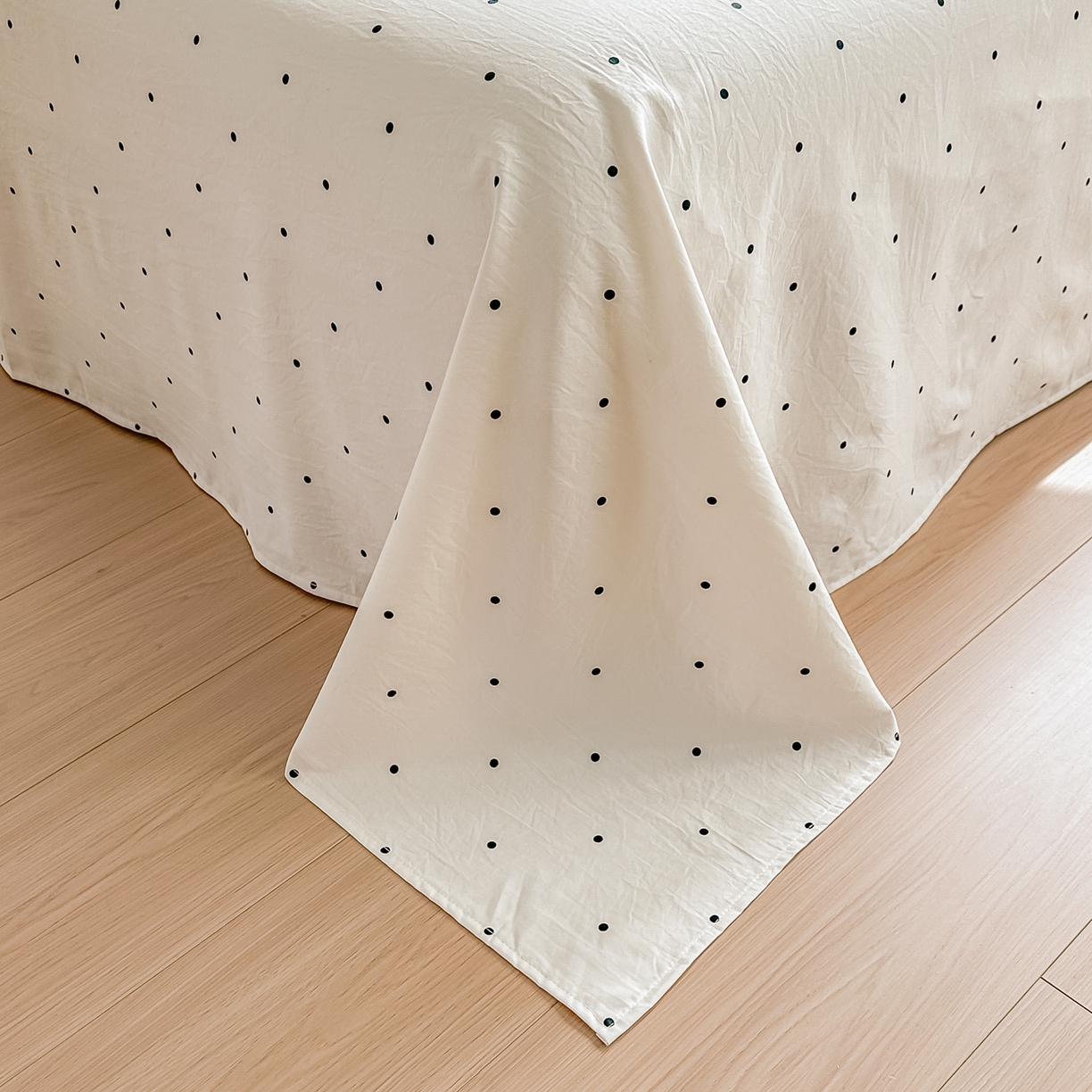 91家纺网 家纺一手货源 找家纺 卓缦家纺 2026新款波点四季款床单卧室宿舍学生单品床单床单单件 良品象牙白