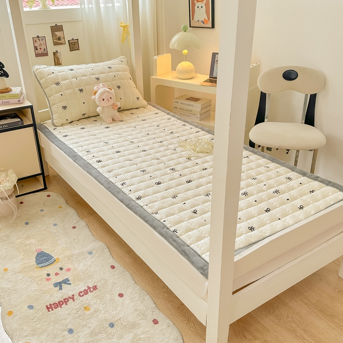 91家纺网 家纺一手货源 找家纺 （总）欧妮家纺 2025新款水晶边牛奶绒印花床垫床褥子软垫（提供买家秀）