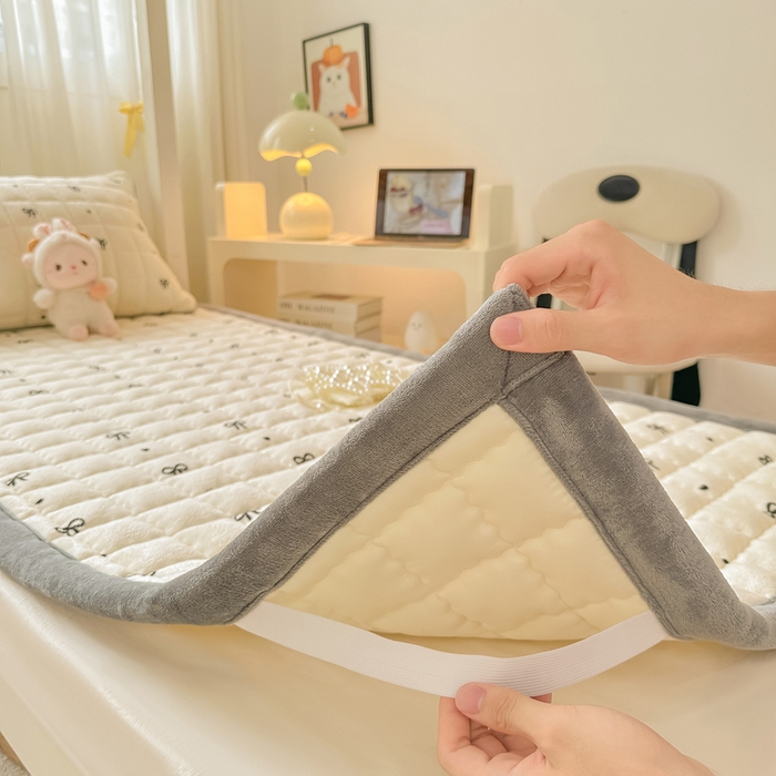 91家纺网 家纺一手货源 找家纺 （总）欧妮家纺 2025新款水晶边牛奶绒印花床垫床褥子软垫（提供买家秀）