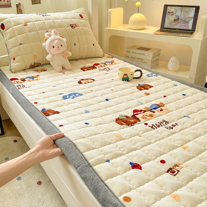 91家纺网 家纺一手货源 找家纺 （总）欧妮家纺 2025新款水晶边牛奶绒印花床垫床褥子软垫（提供买家秀）