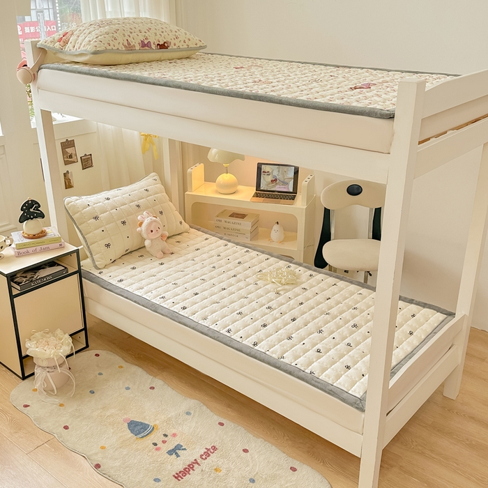 91家纺网 家纺一手货源 找家纺 （总）欧妮家纺 2025新款水晶边牛奶绒印花床垫床褥子软垫（提供买家秀）