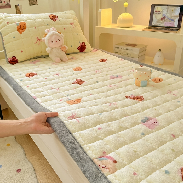 91家纺网 家纺一手货源 找家纺 （总）欧妮家纺 2025新款水晶边牛奶绒印花床垫床褥子软垫（提供买家秀）