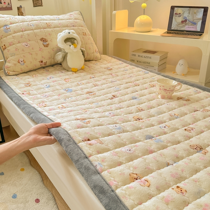 91家纺网 家纺一手货源 找家纺 （总）欧妮家纺 2025新款水晶边牛奶绒印花床垫床褥子软垫（提供买家秀）