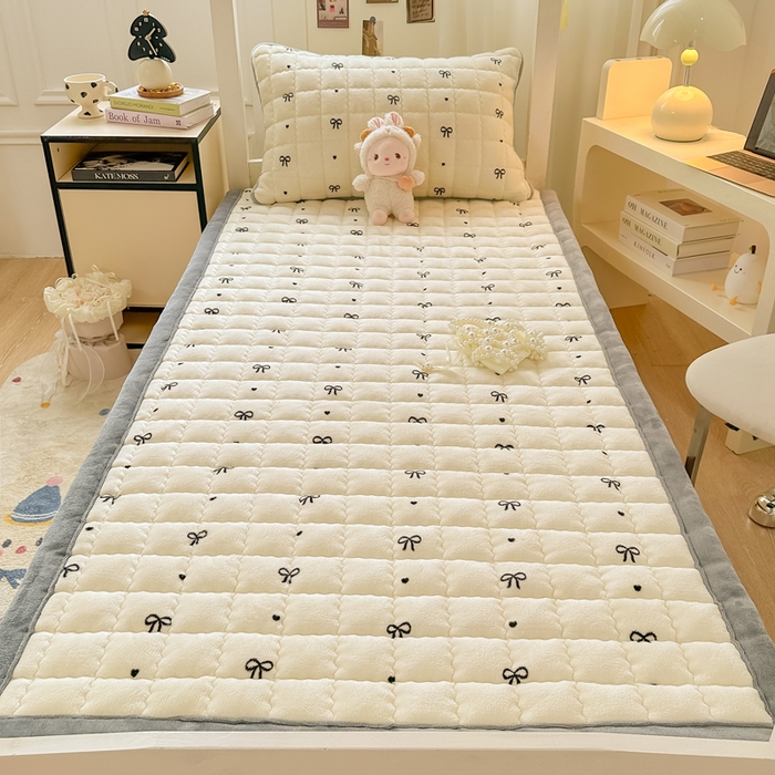 91家纺网 家纺一手货源 找家纺 （总）欧妮家纺 2025新款水晶边牛奶绒印花床垫床褥子软垫（提供买家秀）