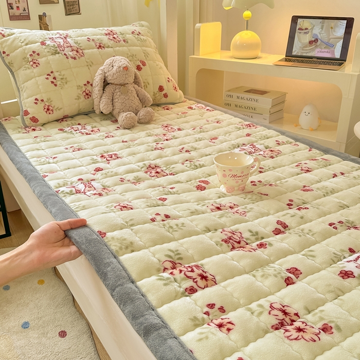 91家纺网 家纺一手货源 找家纺 （总）欧妮家纺 2025新款水晶边牛奶绒印花床垫床褥子软垫（提供买家秀）