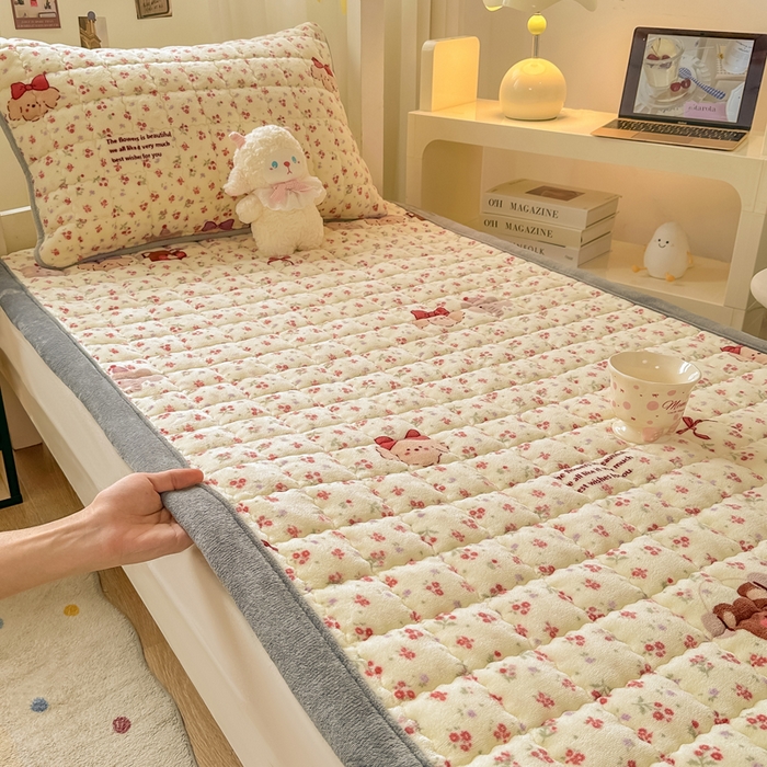 91家纺网 家纺一手货源 找家纺 （总）欧妮家纺 2025新款水晶边牛奶绒印花床垫床褥子软垫（提供买家秀）