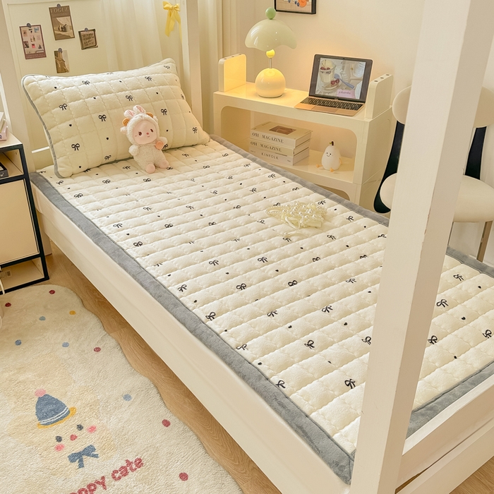 91家纺网 家纺一手货源 找家纺 （总）欧妮家纺 2025新款水晶边牛奶绒印花床垫床褥子软垫（提供买家秀）