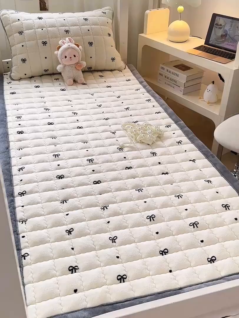 91家纺网 家纺一手货源 找家纺 （总）欧妮家纺 2025新款水晶边牛奶绒印花床垫床褥子软垫（提供买家秀）