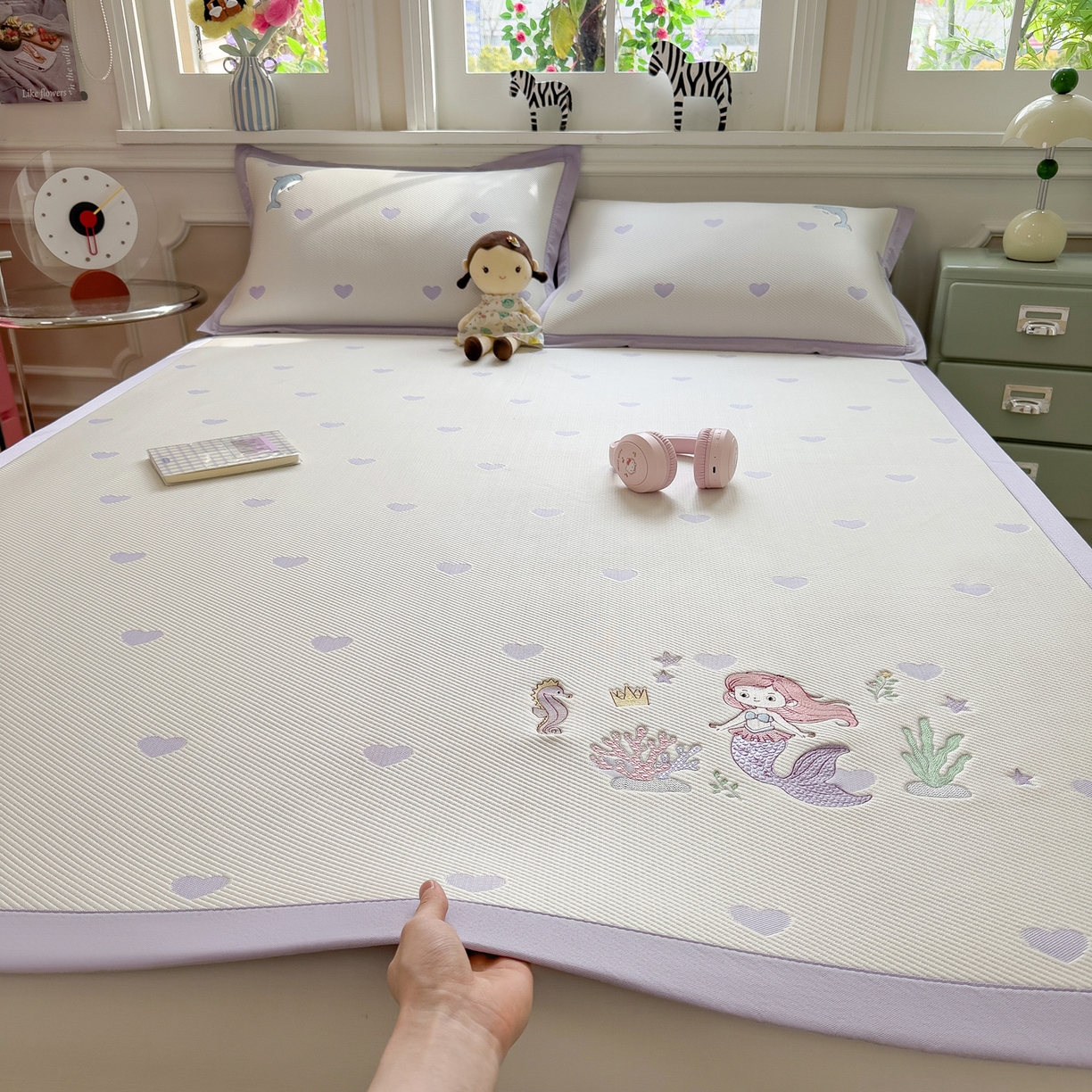 91家纺网 家纺一手货源 找家纺 （总）眠多宝（绒多宝） 2026新款卡通网红风系列凉豆豆三件套 凉豆豆印加绣系列 A类凉豆豆床席床笠--床席款