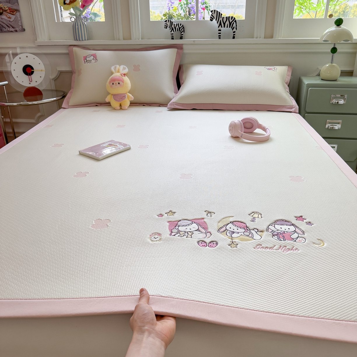 眠多宝（绒多宝） 2026新款卡通网红风系列凉豆豆三件套 凉豆豆印加绣系列 A类凉豆豆床席床笠--床席款 晚安兔