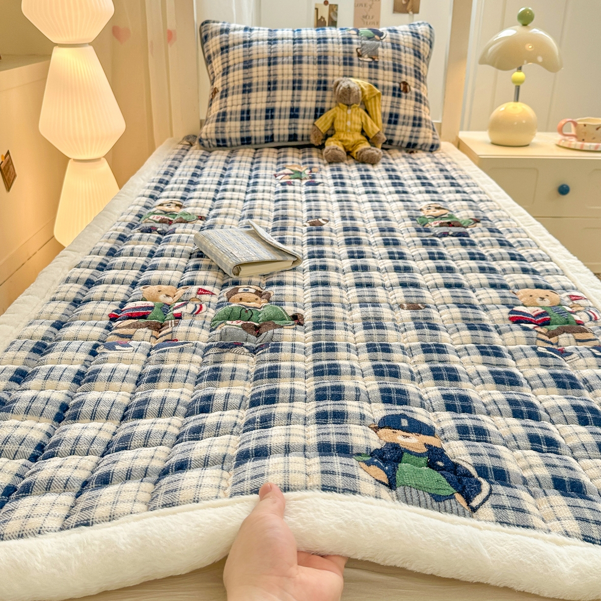 91家纺网 家纺一手货源 找家纺 （总）欧妮家纺 2025新款牛奶绒床垫床护垫学生床褥子宿舍印花床褥铺底-提供买家秀