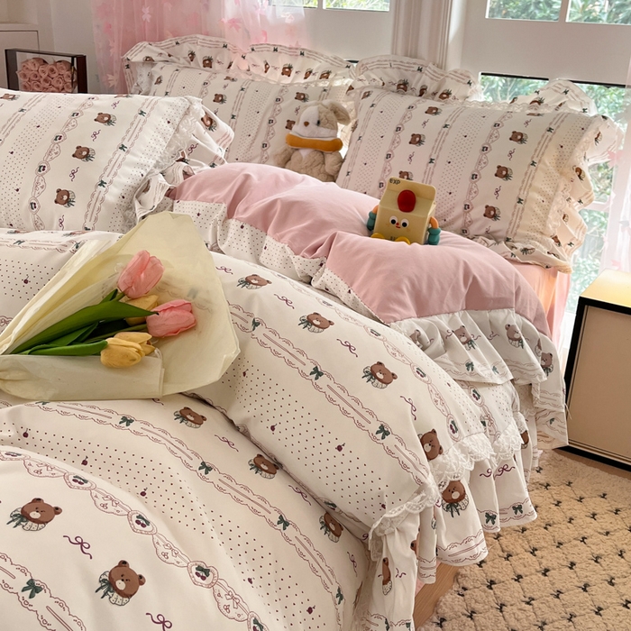 91家纺网 家纺一手货源 找家纺 畅畅家纺 2026新款春秋韩版A类公主风云柔棉工艺款花边四件套 萌熊浅梦
