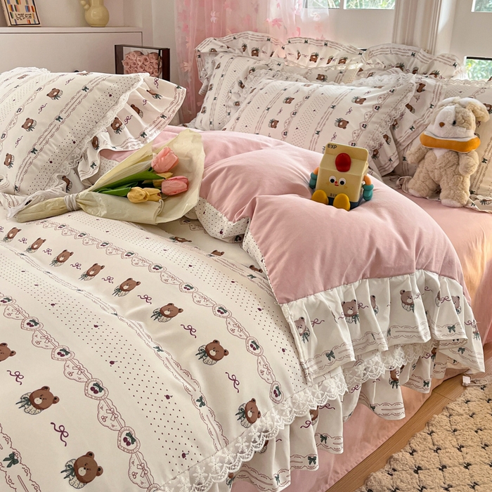 91家纺网 家纺一手货源 找家纺 畅畅家纺 2026新款春秋韩版A类公主风云柔棉工艺款花边四件套 萌熊浅梦