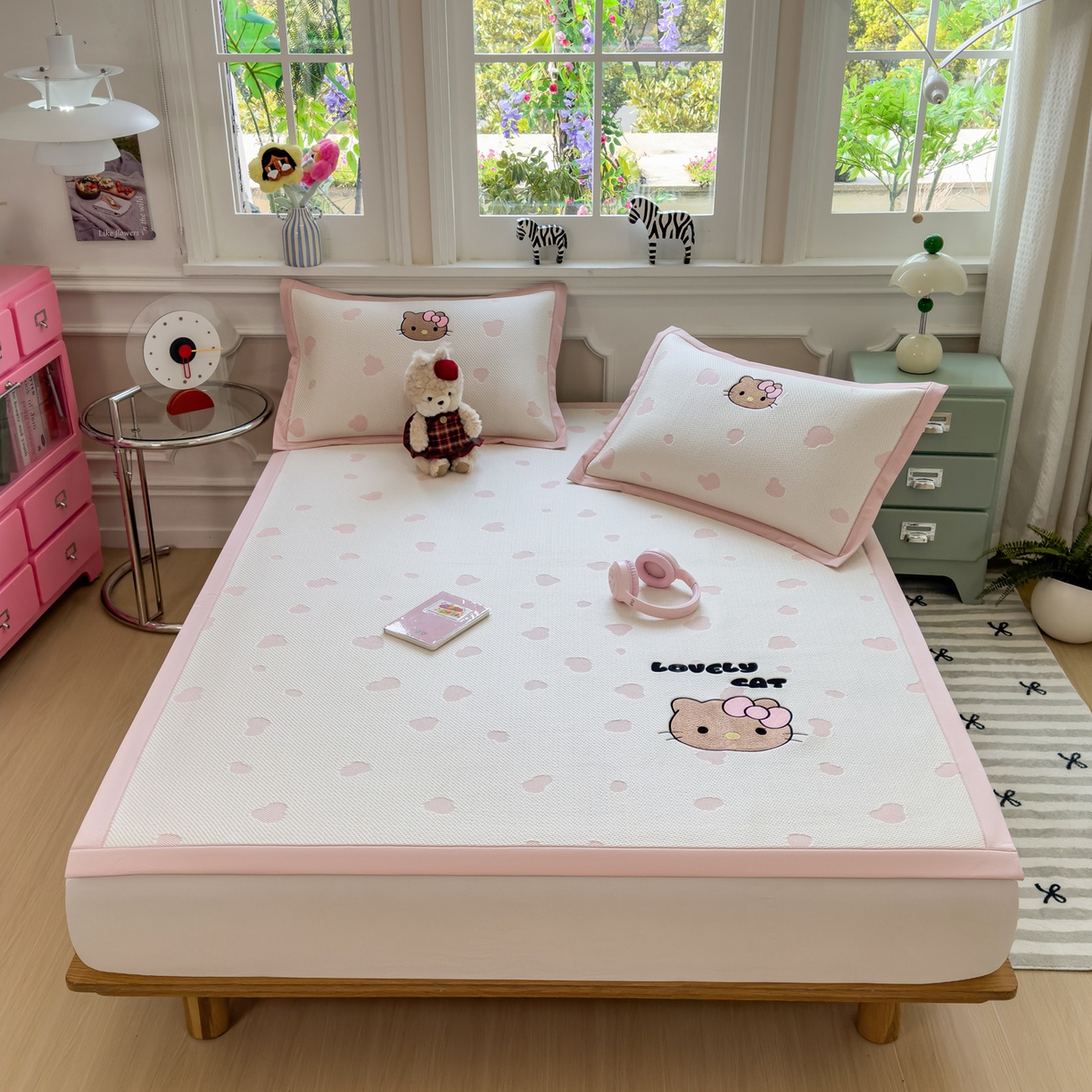 91家纺网 家纺一手货源 找家纺 眠多宝（绒多宝） 2026新款卡通网红风系列凉豆豆三件套 凉豆豆印加绣系列 A类凉豆豆床席床笠--床席款 豹纹KK-粉