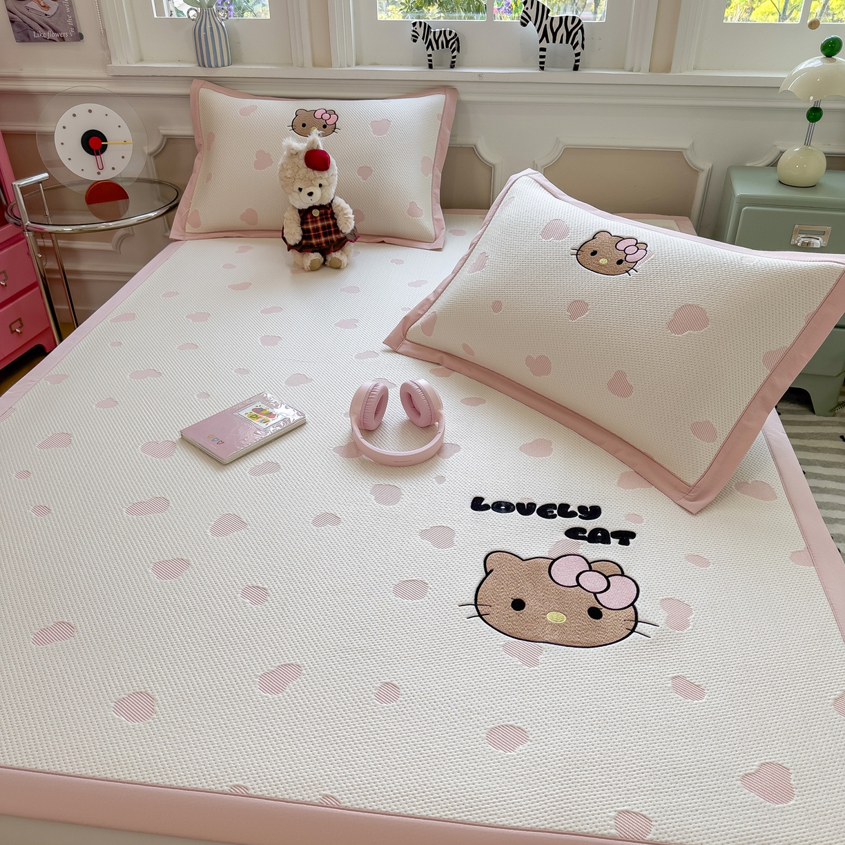 91家纺网 家纺一手货源 找家纺 眠多宝（绒多宝） 2026新款卡通网红风系列凉豆豆三件套 凉豆豆印加绣系列 A类凉豆豆床席床笠--床席款 豹纹KK-粉