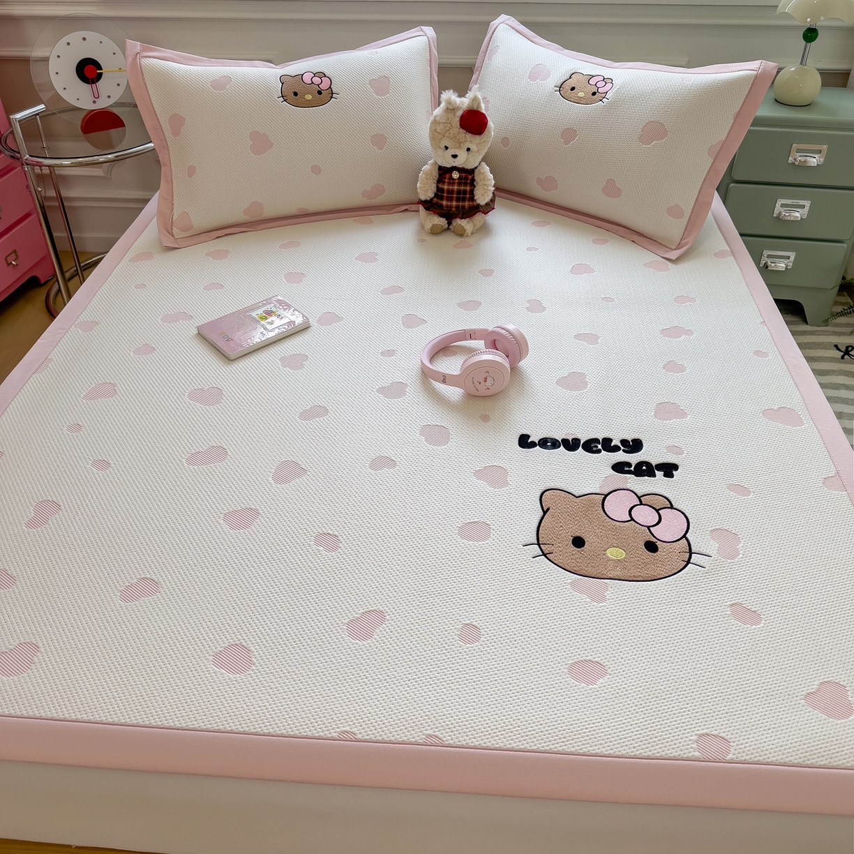 91家纺网 家纺一手货源 找家纺 眠多宝（绒多宝） 2026新款卡通网红风系列凉豆豆三件套 凉豆豆印加绣系列 A类凉豆豆床席床笠--床席款 豹纹KK-粉