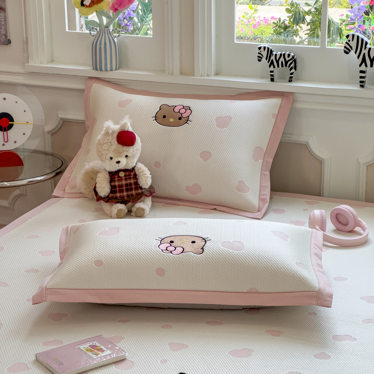 91家纺网 家纺一手货源 找家纺 眠多宝（绒多宝） 2026新款卡通网红风系列凉豆豆三件套 凉豆豆印加绣系列 A类凉豆豆床席床笠--床席款 豹纹KK-粉