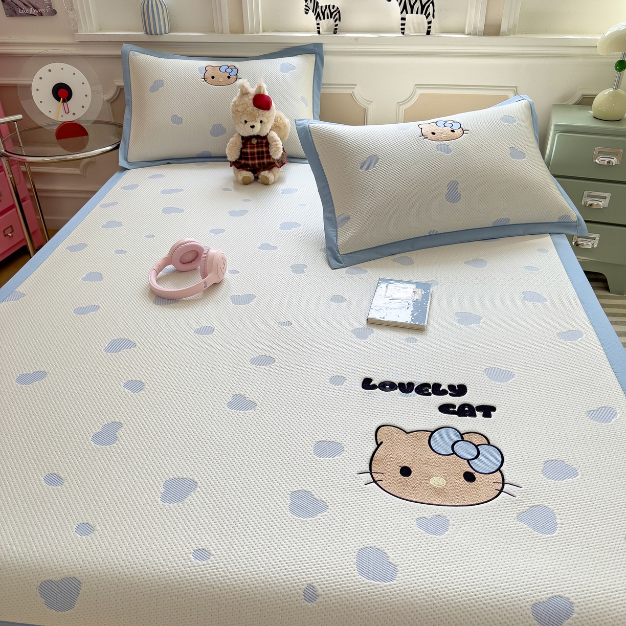 91家纺网 家纺一手货源 找家纺 眠多宝（绒多宝） 2026新款卡通网红风系列凉豆豆三件套 凉豆豆印加绣系列 A类凉豆豆床席床笠--床席款 豹纹KK-蓝