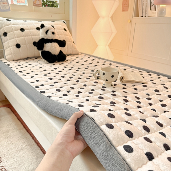 91家纺网 家纺一手货源 找家纺 （总）欧妮家纺 2025新款A类水晶边牛奶绒夹棉床褥垫床垫褥子（提供买家秀）