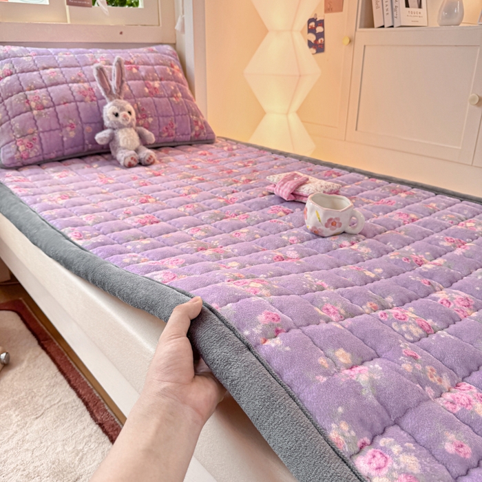 91家纺网 家纺一手货源 找家纺 （总）欧妮家纺 2025新款A类水晶边牛奶绒夹棉床褥垫床垫褥子（提供买家秀）