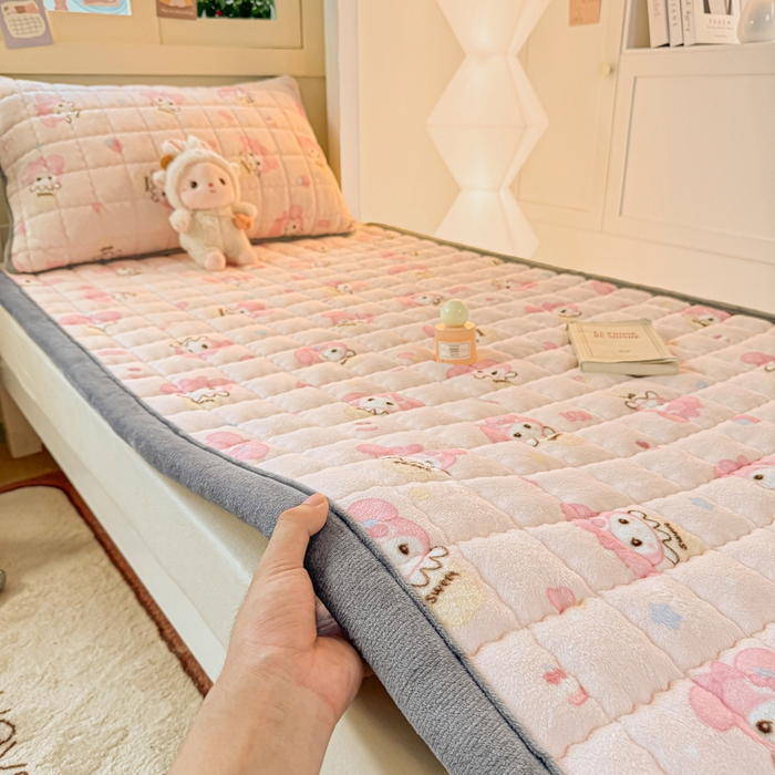 91家纺网 家纺一手货源 找家纺 （总）欧妮家纺 2025新款A类水晶边牛奶绒夹棉床褥垫床垫褥子（提供买家秀）