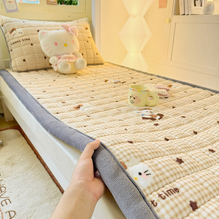 91家纺网 家纺一手货源 找家纺 （总）欧妮家纺 2025新款A类水晶边牛奶绒夹棉床褥垫床垫褥子（提供买家秀）