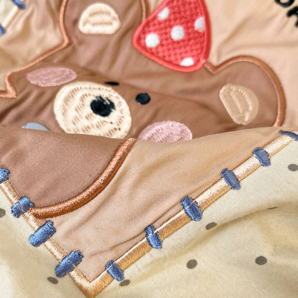 91家纺网 家纺一手货源 找家纺 一加一 2026春夏新款云小棉贴布绣花大豆夏凉被空调被夏被四件套 波点熊仔