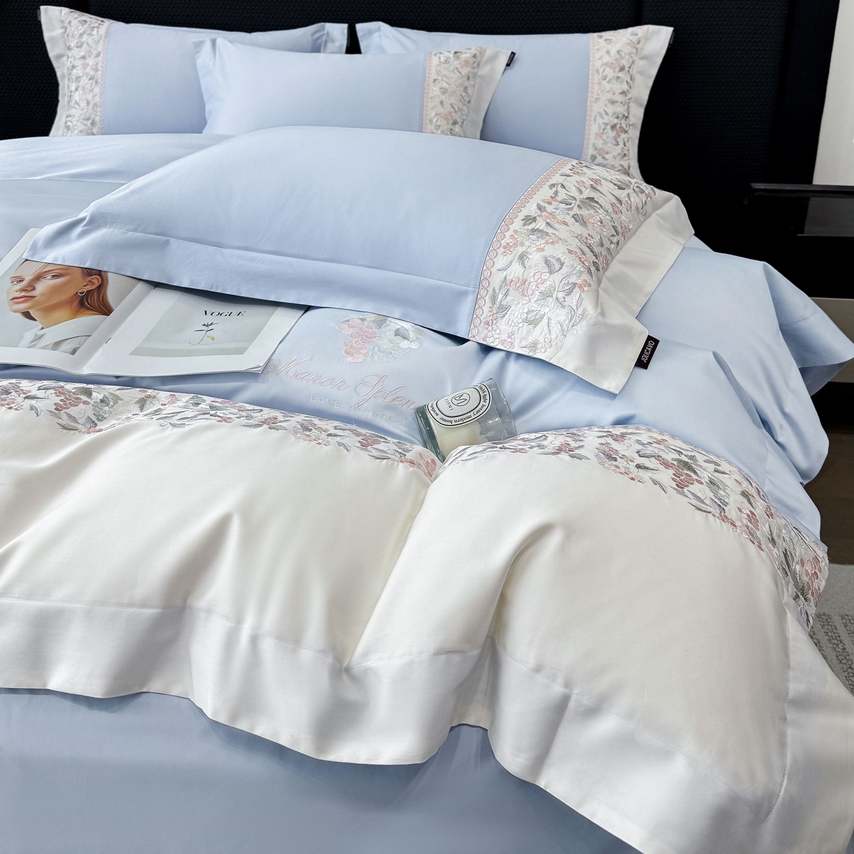 91家纺网 家纺一手货源 找家纺 2026新品100支贡缎长绒棉纯棉四件套全棉重工刺绣被套床单床笠新品四季款轻奢风 琉璃花语-慕蓝