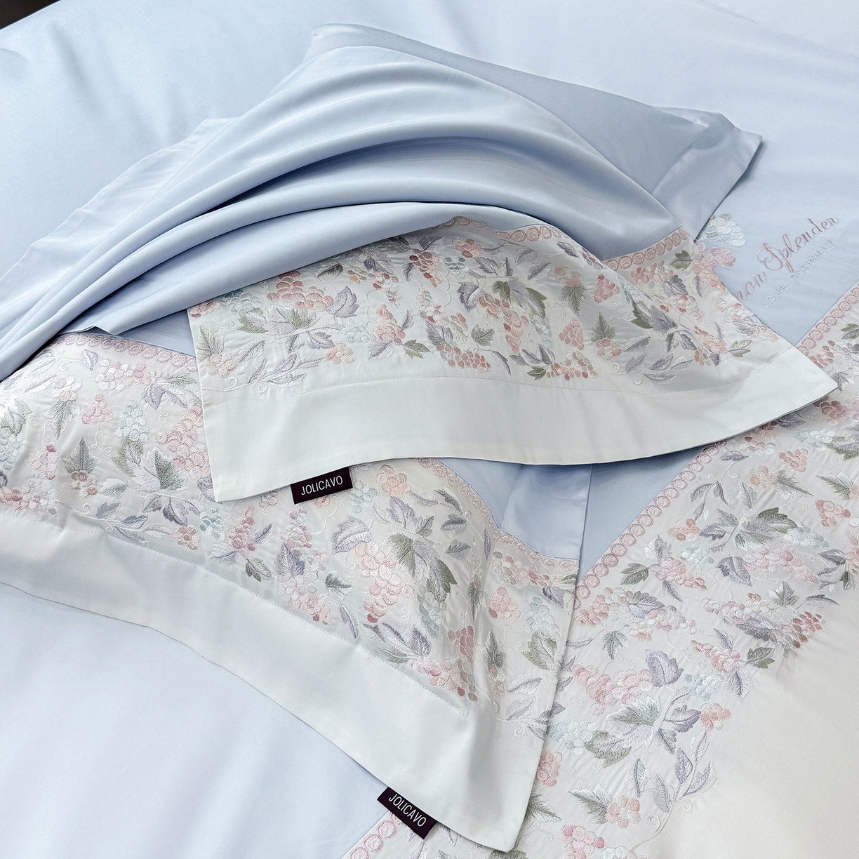 91家纺网 家纺一手货源 找家纺 2026新品100支贡缎长绒棉纯棉四件套全棉重工刺绣被套床单床笠新品四季款轻奢风 琉璃花语-慕蓝