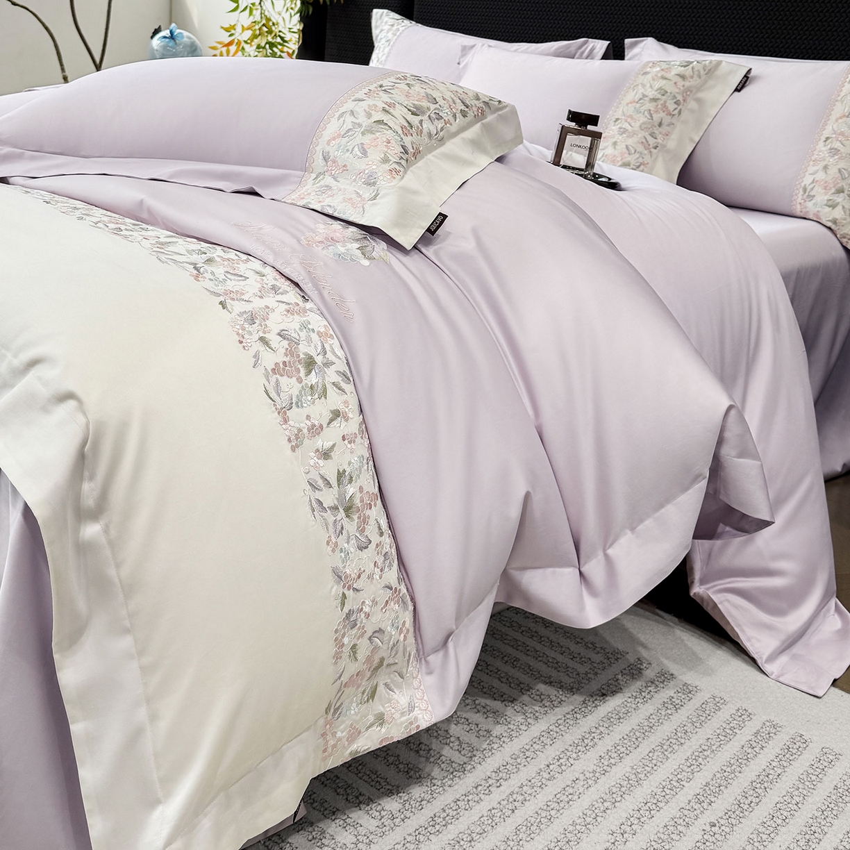 91家纺网 家纺一手货源 找家纺 2026新品100支贡缎长绒棉纯棉四件套全棉重工刺绣被套床单床笠新品四季款轻奢风 琉璃花语-黛紫