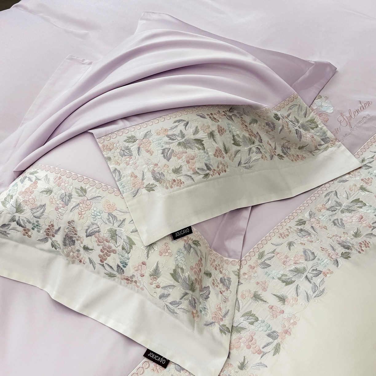 91家纺网 家纺一手货源 找家纺 2026新品100支贡缎长绒棉纯棉四件套全棉重工刺绣被套床单床笠新品四季款轻奢风 琉璃花语-黛紫