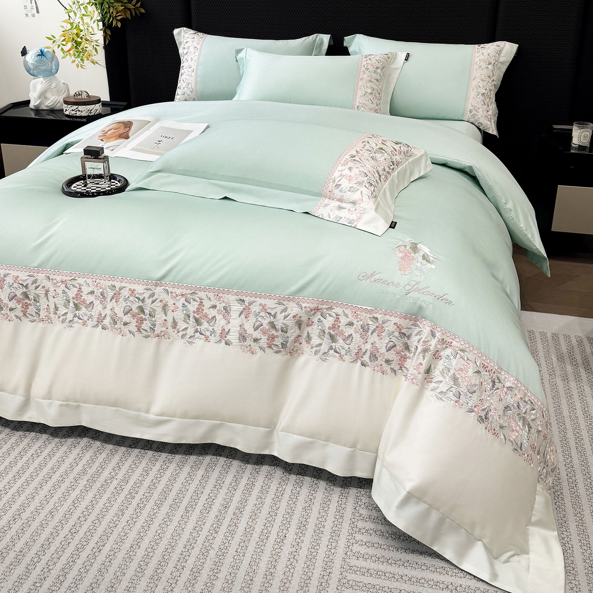 91家纺网 家纺一手货源 找家纺 2026新品100支贡缎长绒棉纯棉四件套全棉重工刺绣被套床单床笠新品四季款轻奢风 琉璃花语-茶绿