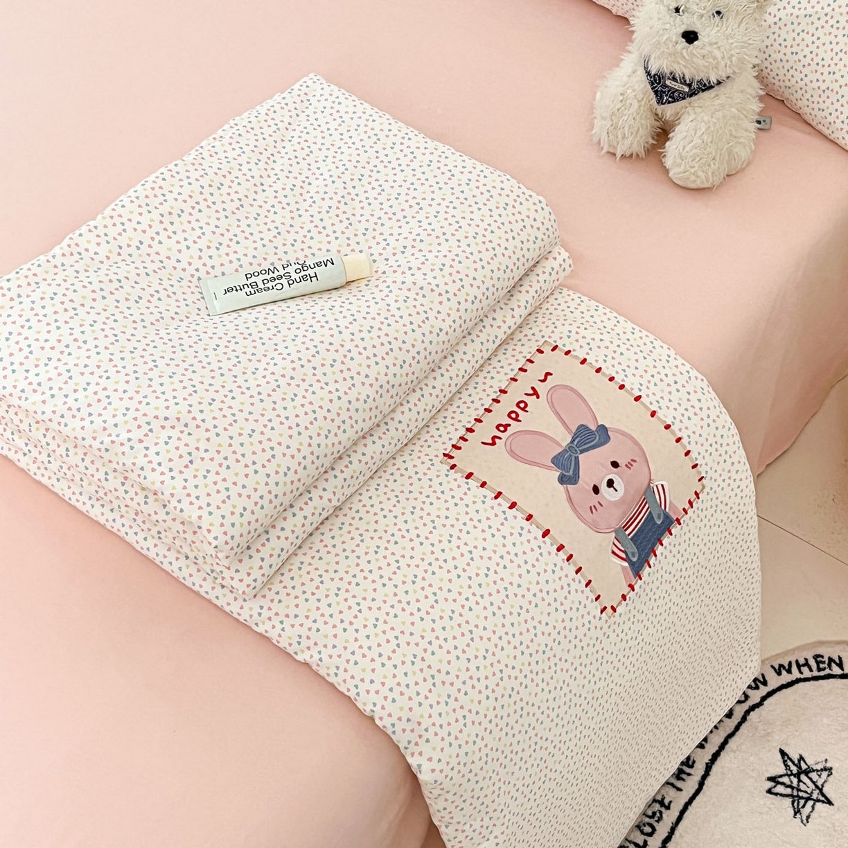 91家纺网 家纺一手货源 找家纺 一加一 2026春夏新款云小棉贴布绣花大豆夏凉被空调被夏被四件套 蜜桃小兔