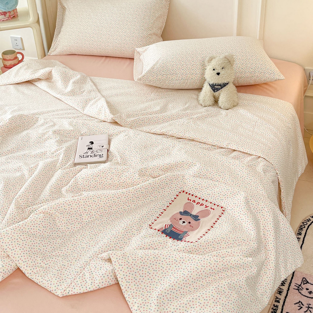 91家纺网 家纺一手货源 找家纺 一加一 2026春夏新款云小棉贴布绣花大豆夏凉被空调被夏被四件套 蜜桃小兔