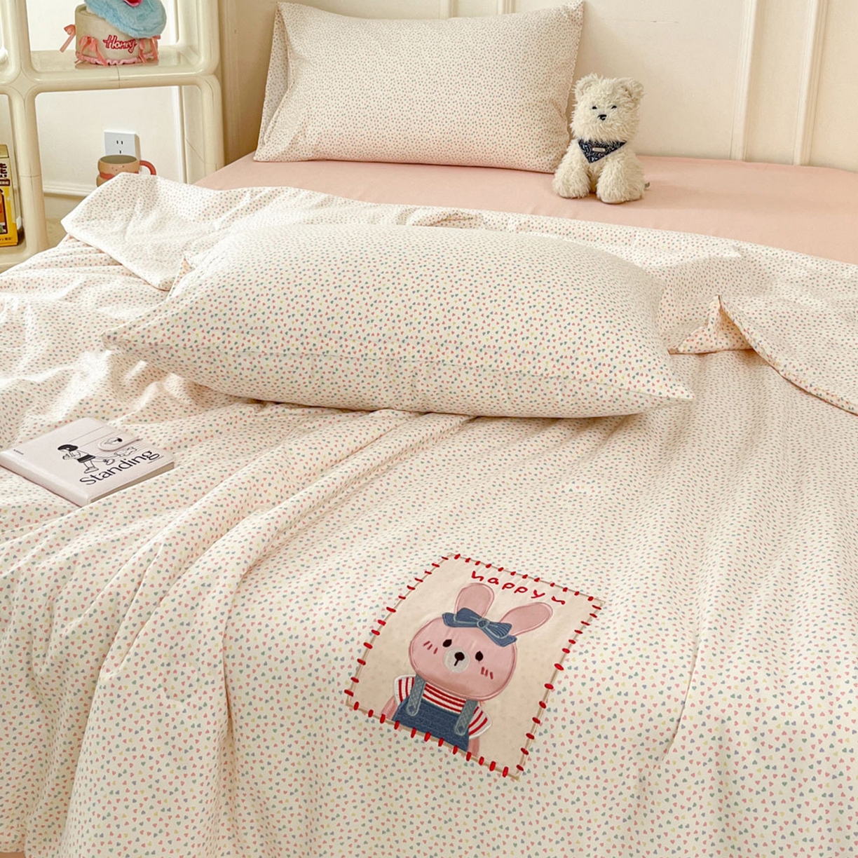 91家纺网 家纺一手货源 找家纺 一加一 2026春夏新款云小棉贴布绣花大豆夏凉被空调被夏被四件套 蜜桃小兔