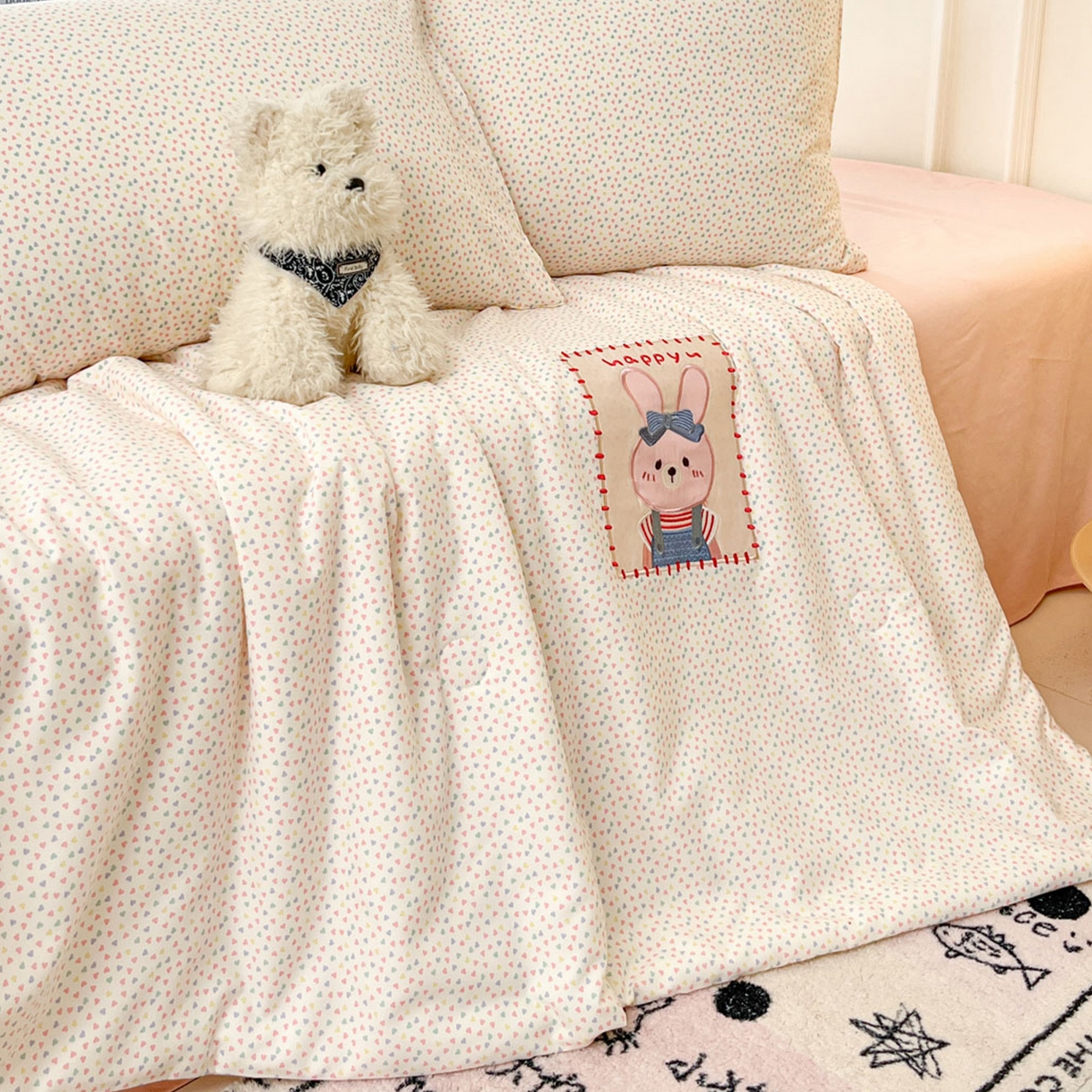 91家纺网 家纺一手货源 找家纺 一加一 2026春夏新款云小棉贴布绣花大豆夏凉被空调被夏被四件套 蜜桃小兔