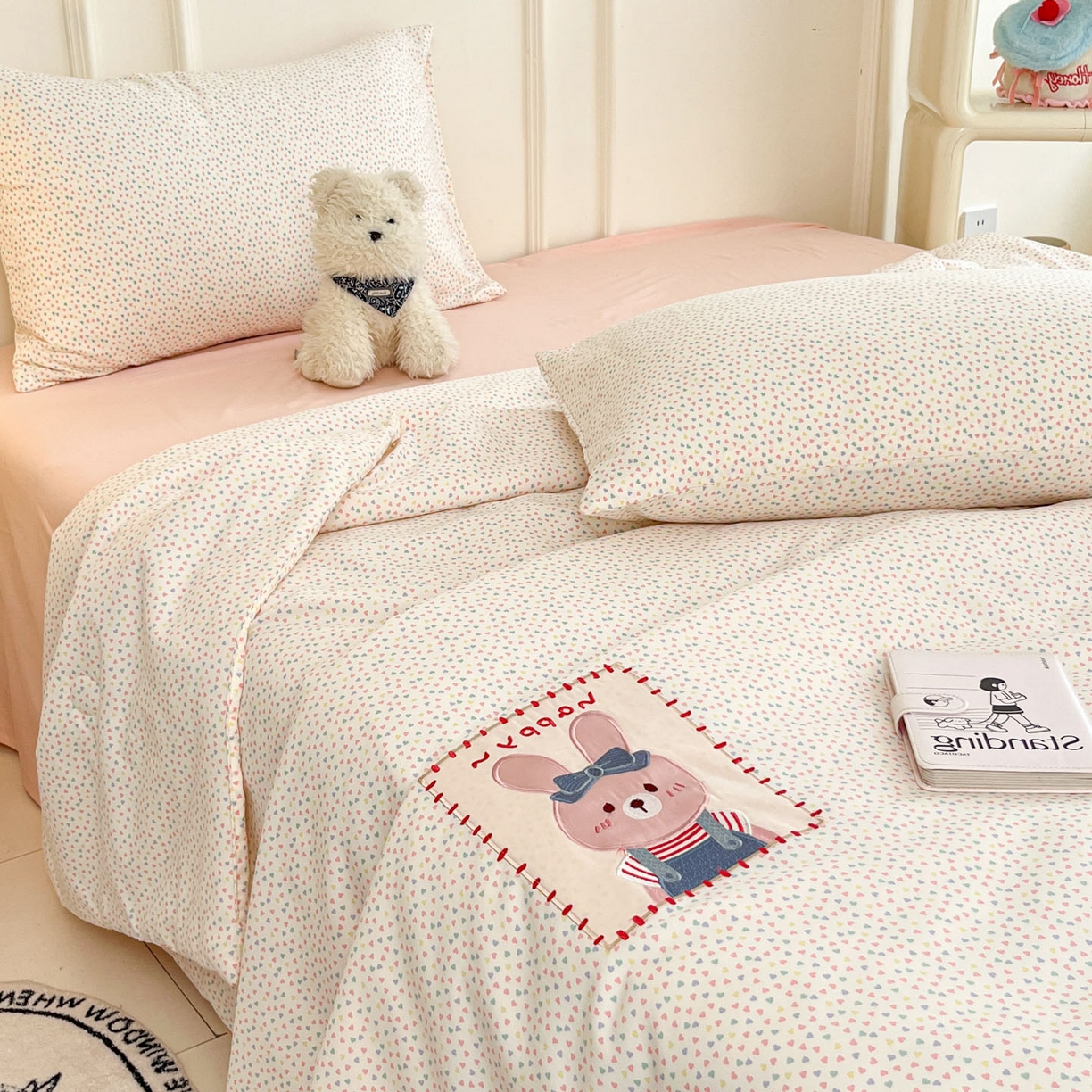 91家纺网 家纺一手货源 找家纺 一加一 2026春夏新款云小棉贴布绣花大豆夏凉被空调被夏被四件套 蜜桃小兔