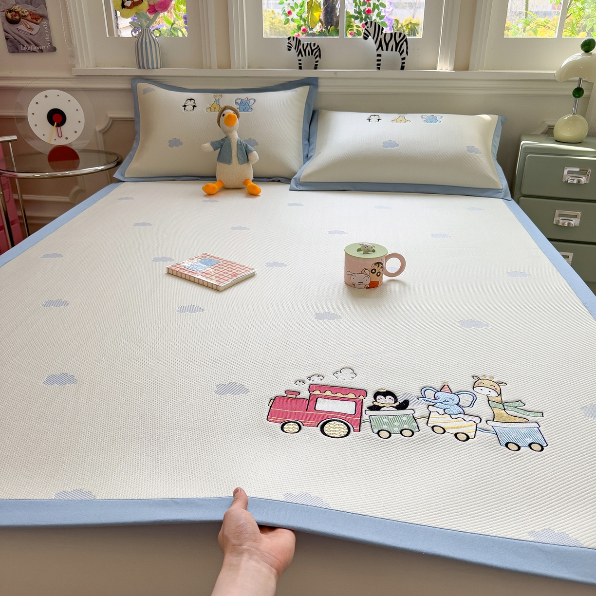 眠多宝（绒多宝） 2026新款卡通网红风系列凉豆豆三件套 凉豆豆印加绣系列 A类凉豆豆床席床笠--床席款 探险小火车