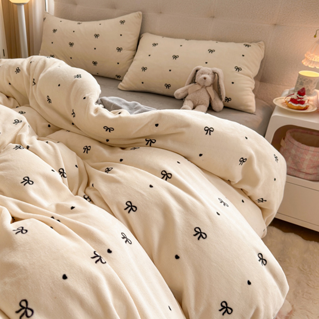 91家纺网 家纺一手货源 找家纺 欧妮家纺 2025新款A类牛奶绒印花单被套-单件被套 蝴蝶结