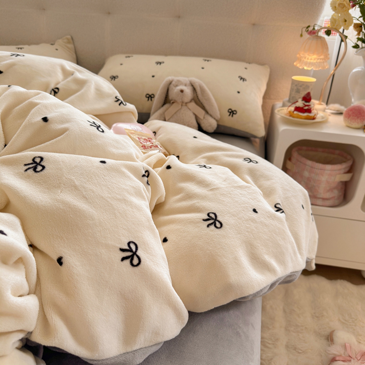 91家纺网 家纺一手货源 找家纺 欧妮家纺 2025新款A类牛奶绒印花单被套-单件被套 蝴蝶结