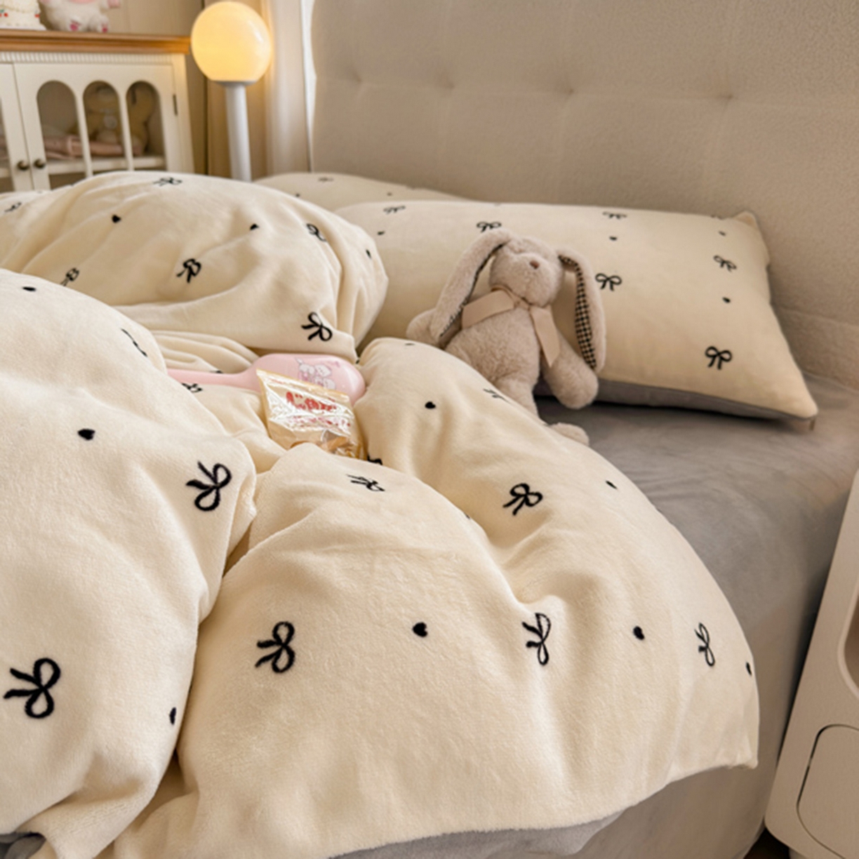 91家纺网 家纺一手货源 找家纺 欧妮家纺 2025新款A类牛奶绒印花单被套-单件被套 蝴蝶结