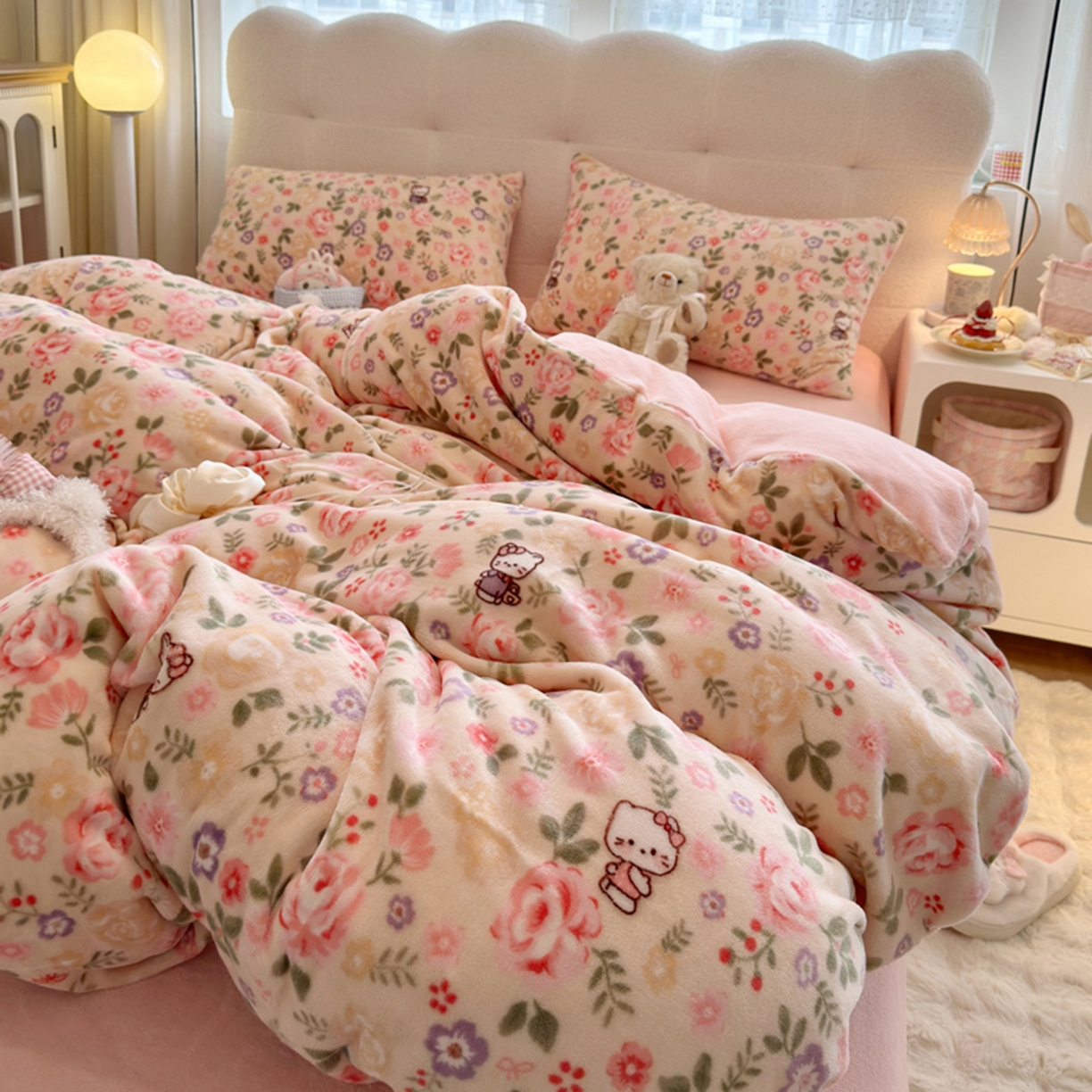 91家纺网 家纺一手货源 找家纺 欧妮家纺 2025新款A类牛奶绒印花单被套-单件被套 花园小猫