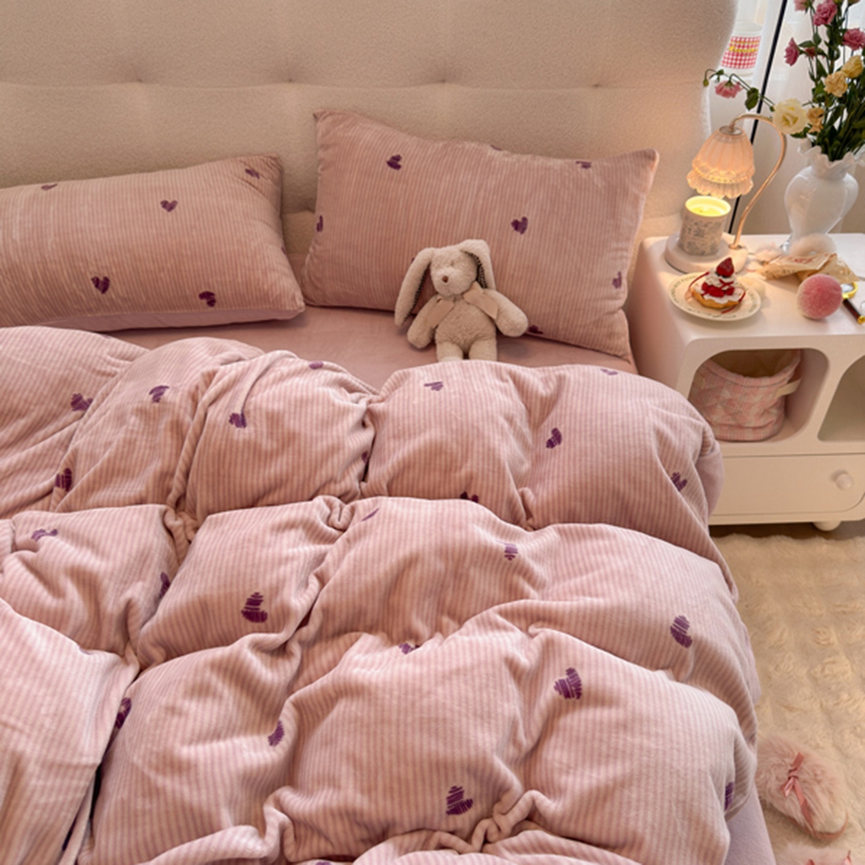 91家纺网 家纺一手货源 找家纺 欧妮家纺 2025新款A类牛奶绒印花单被套-单件被套 条纹爱心